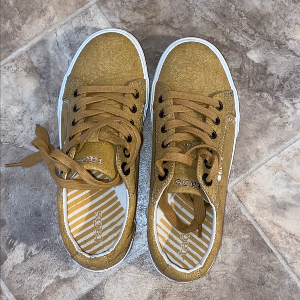 Taos Sneakers